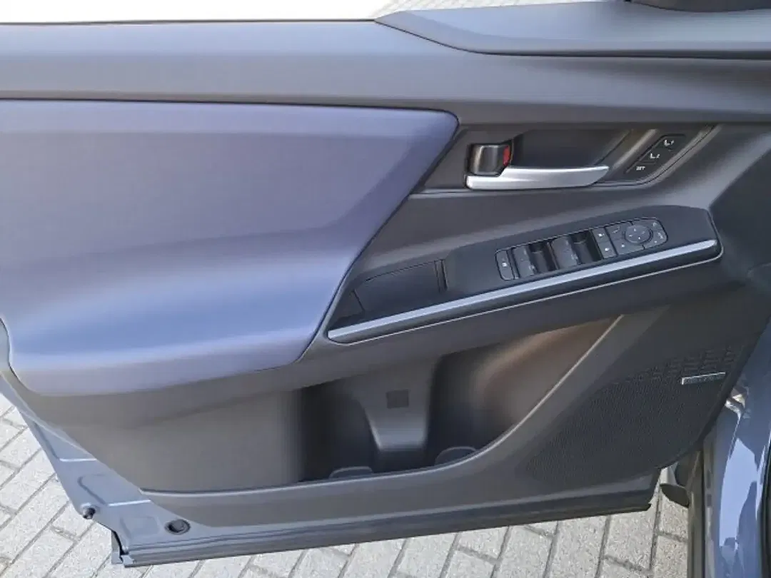 Subaru Solterra - Thumbnail 6