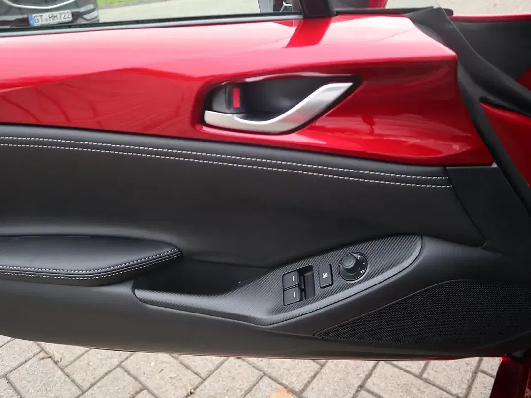 Mazda MX-5 - Thumbnail 11