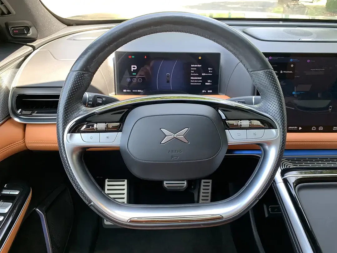 Xpeng G9 - Thumbnail 9