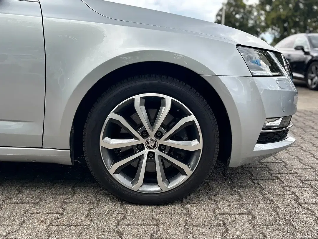 Skoda Octavia - Thumbnail 9