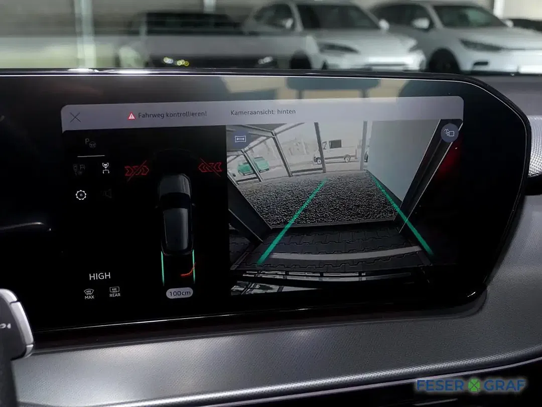 Audi Q3 - Thumbnail 10