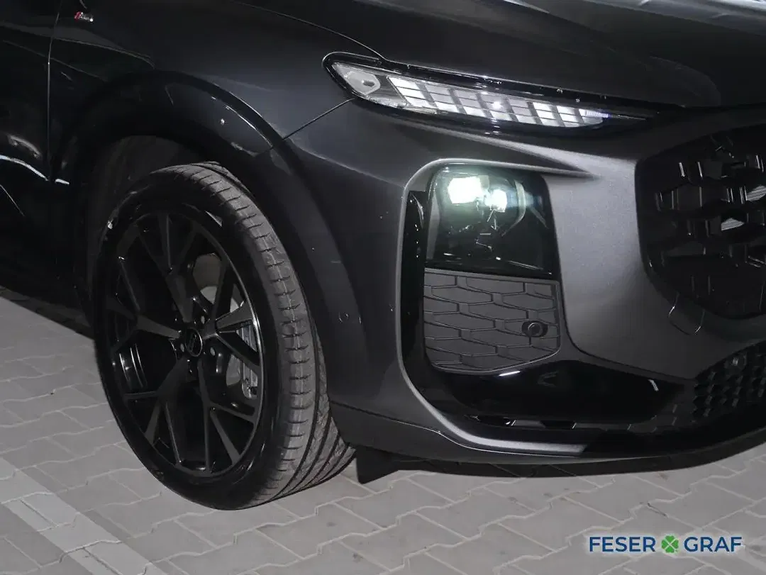 Audi Q3 - Thumbnail 12