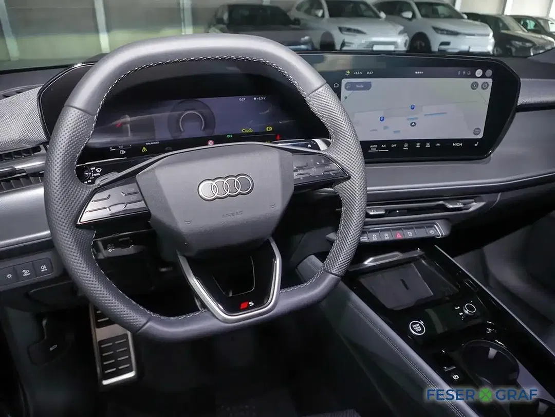 Audi Q3 - Thumbnail 4