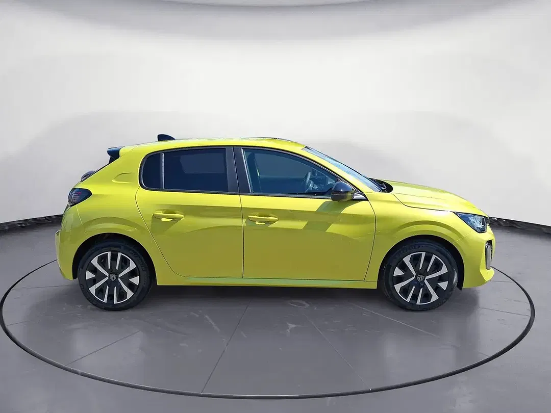 Peugeot 208 - Thumbnail 4