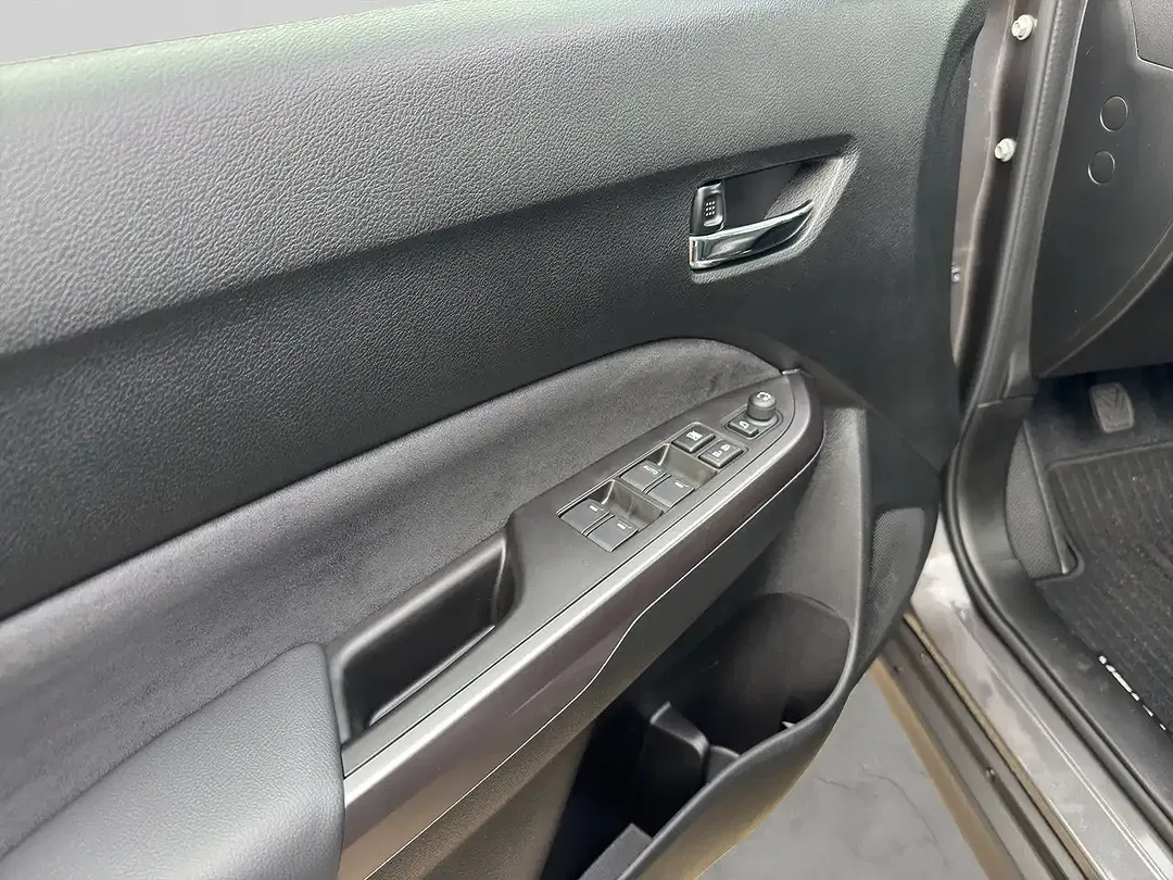 Suzuki Vitara - Thumbnail 10