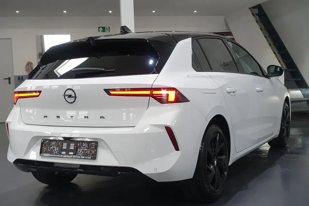 Opel Astra - Thumbnail 9