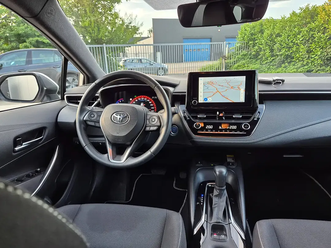 Toyota Corolla - Thumbnail 8