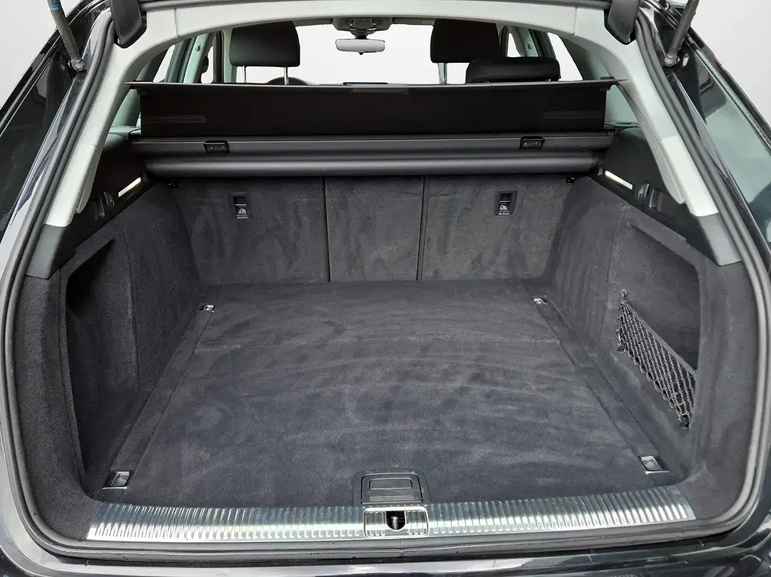 Audi A4 - Thumbnail 11