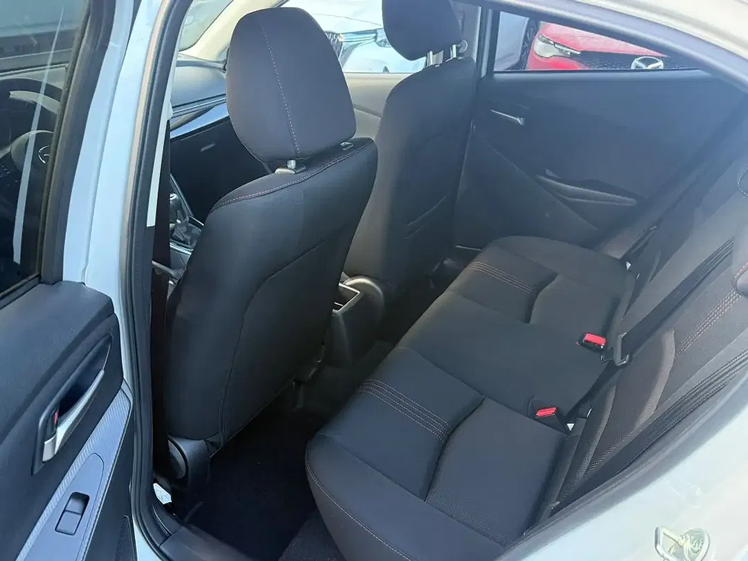 Mazda 2 - Thumbnail 8