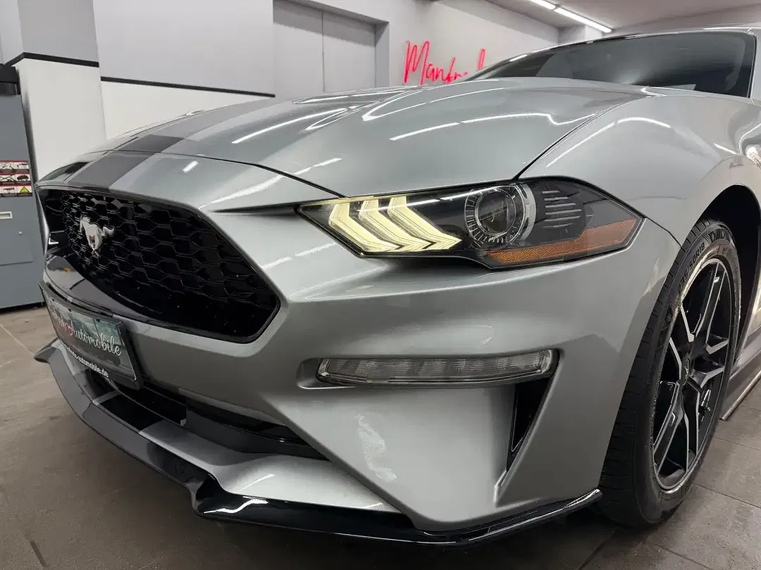 Ford Mustang - Thumbnail 4