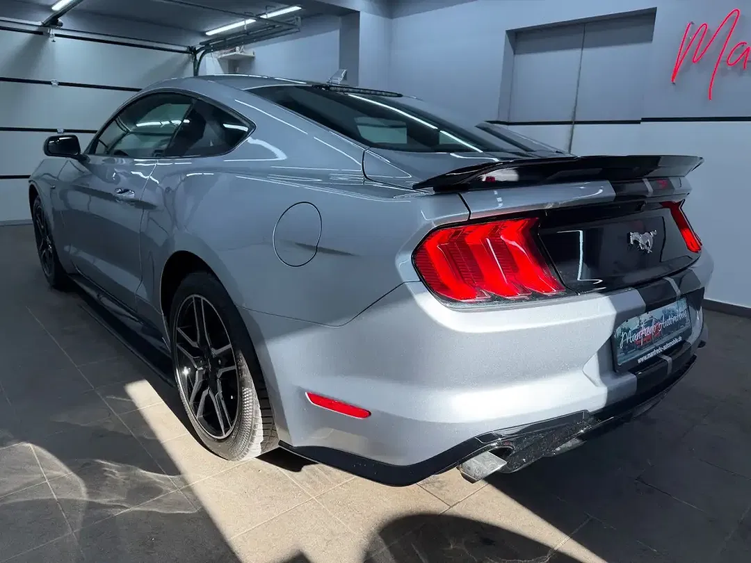 Ford Mustang - Thumbnail 8