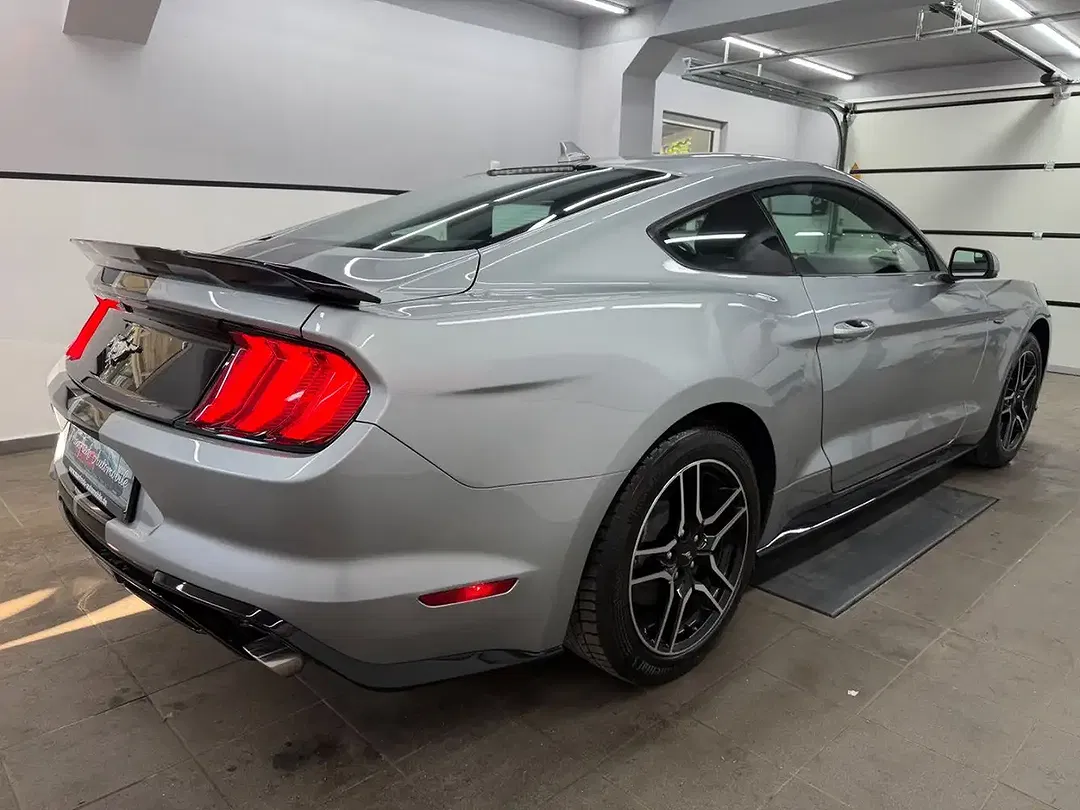 Ford Mustang - Thumbnail 9