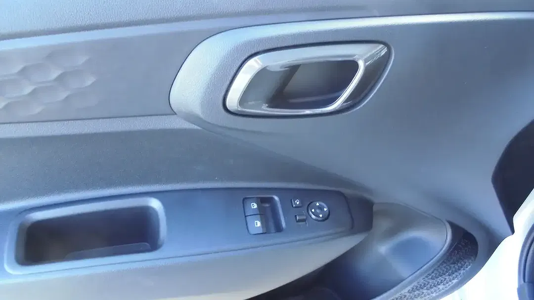 Hyundai i10 - Thumbnail 6