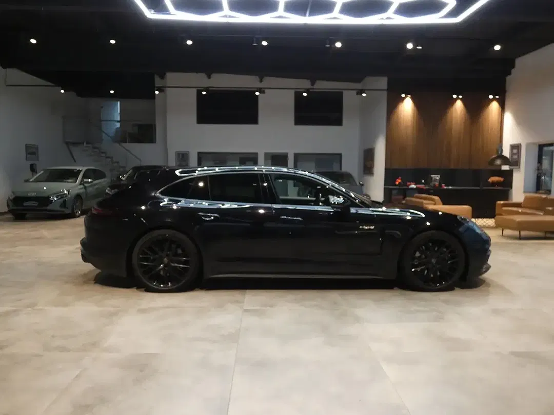 Porsche Panamera - Thumbnail 8