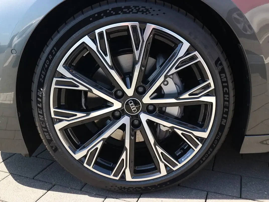 Audi A6 e-tron - Thumbnail 3