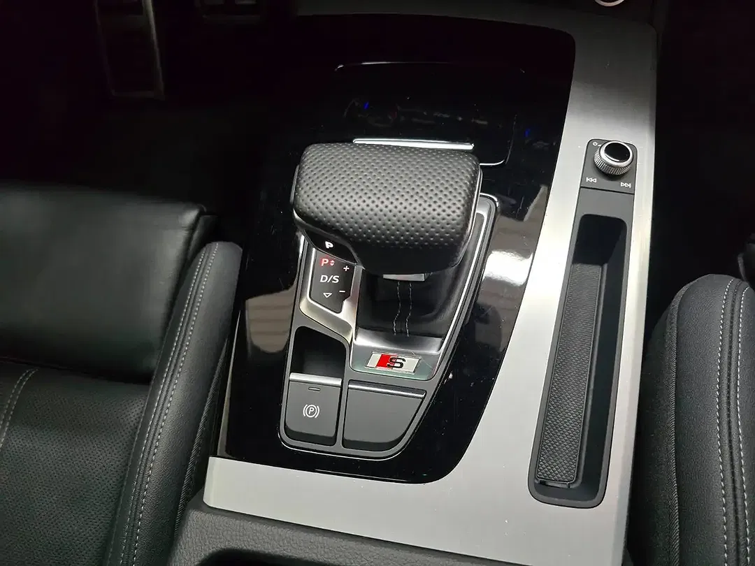 Audi SQ5 - Thumbnail 12