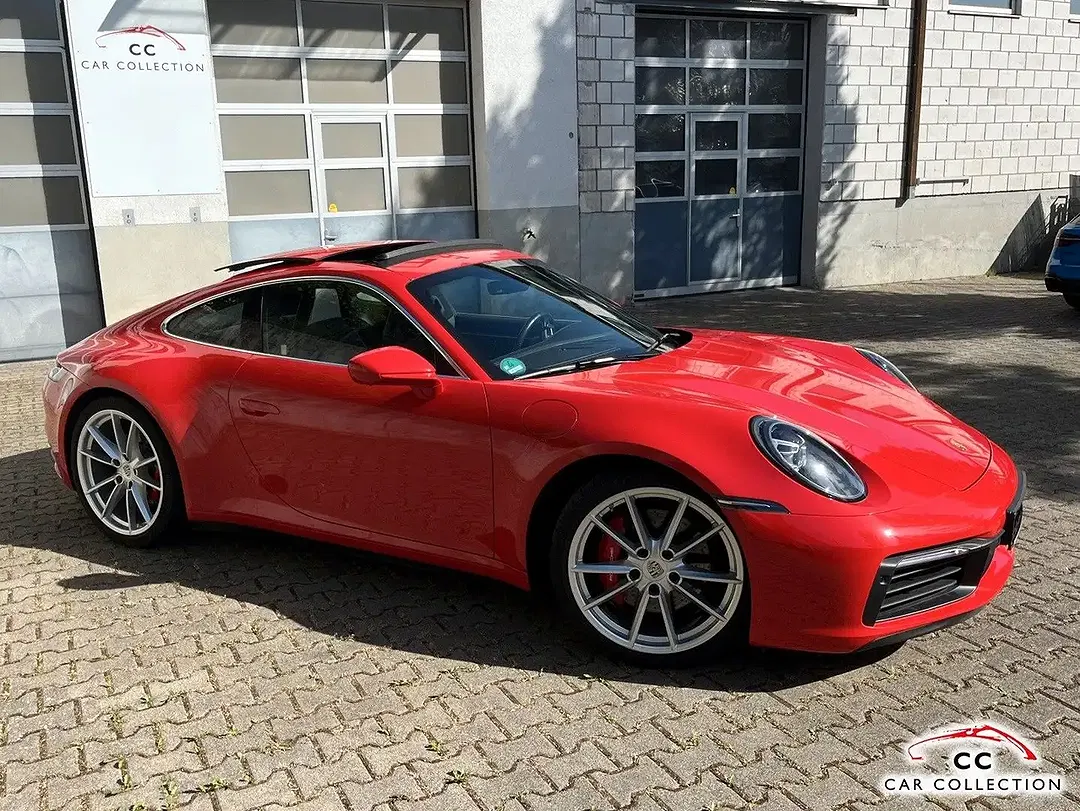 Porsche 992 - Thumbnail 2