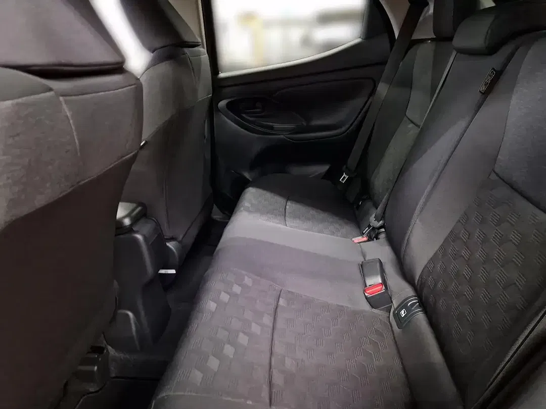 Toyota Yaris - Thumbnail 11