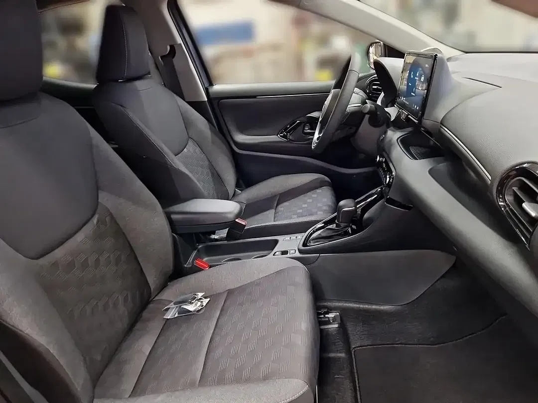 Toyota Yaris - Thumbnail 12
