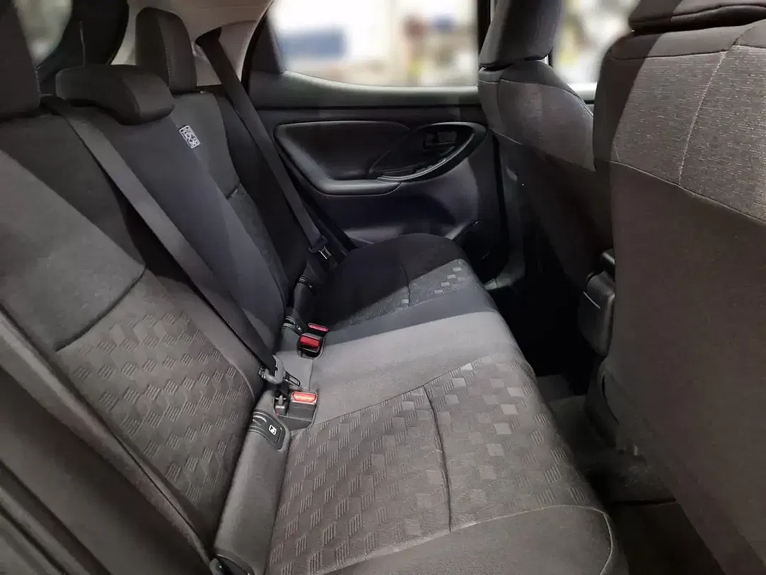 Toyota Yaris - Thumbnail 13