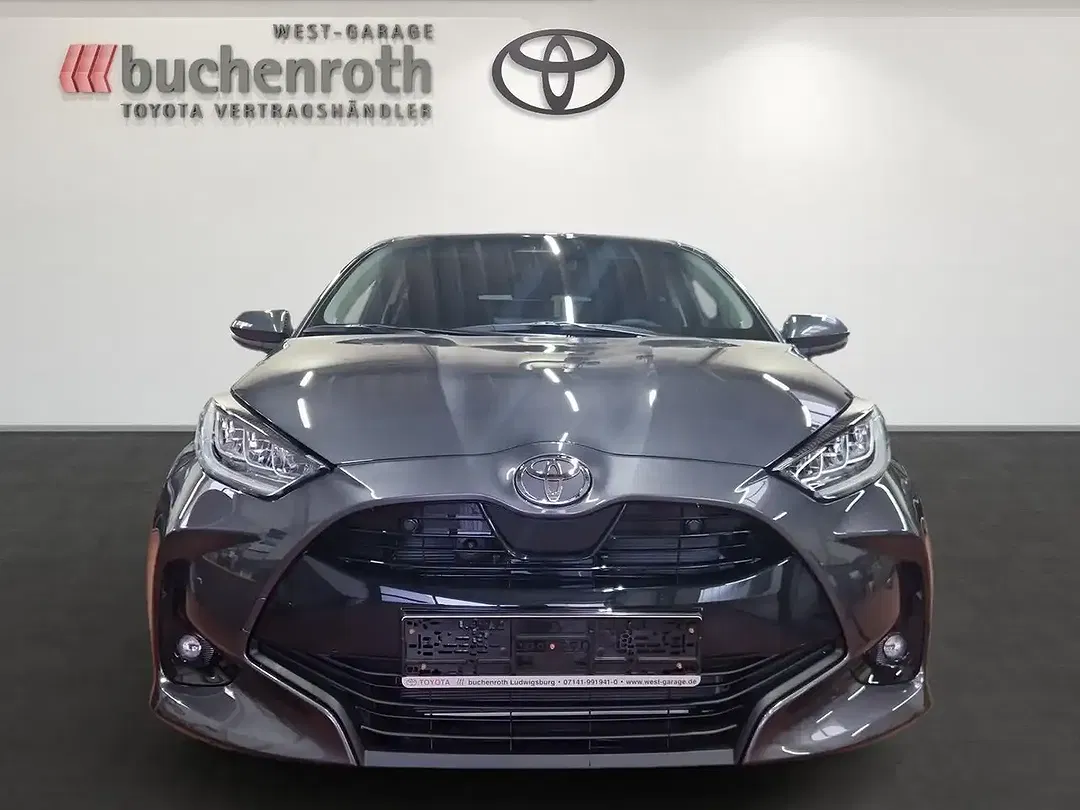 Toyota Yaris - Thumbnail 2