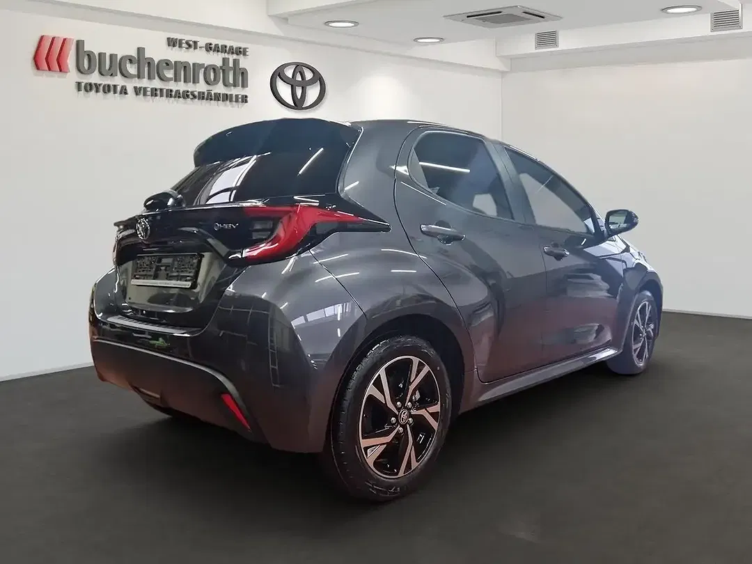 Toyota Yaris - Thumbnail 5