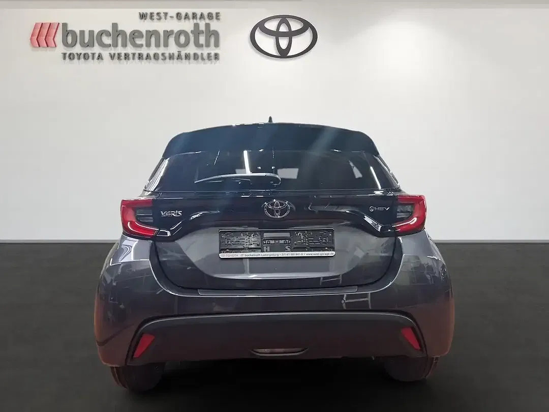 Toyota Yaris - Thumbnail 6