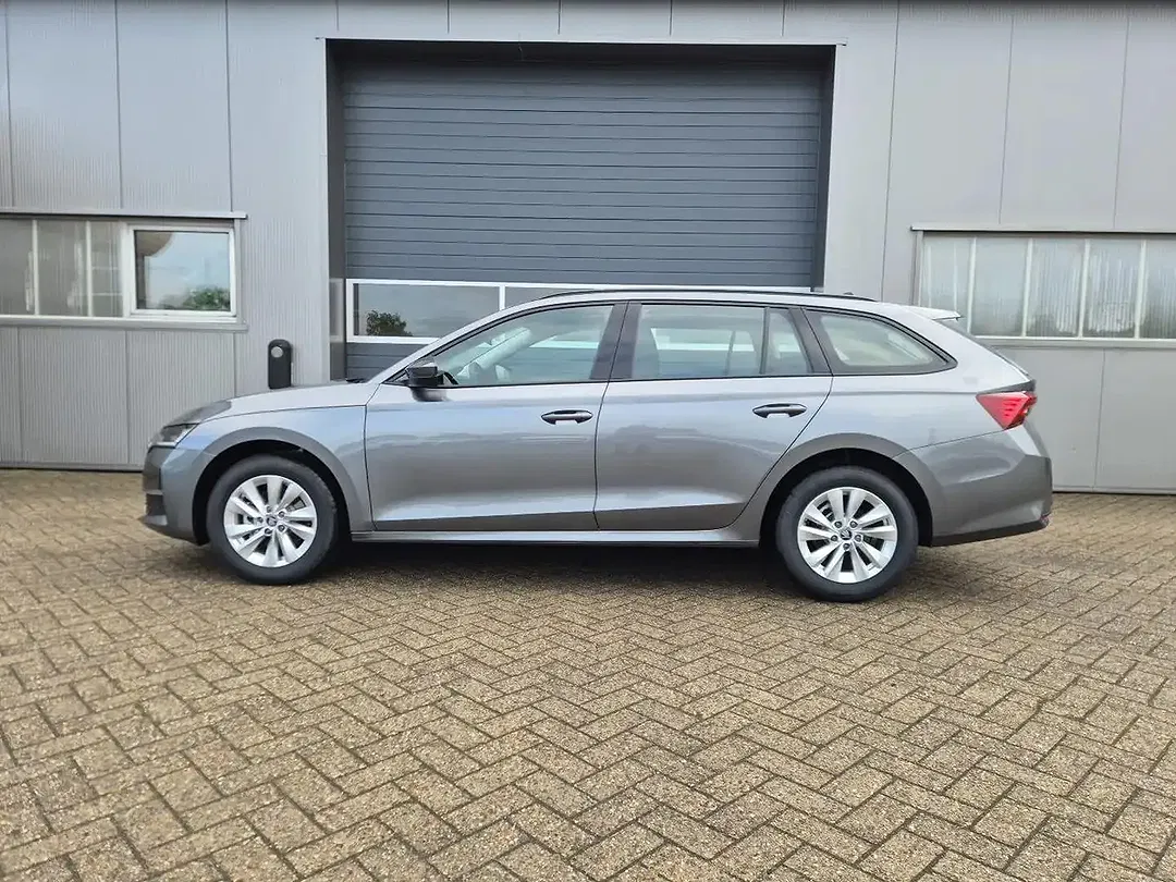 Skoda Octavia - Thumbnail 2