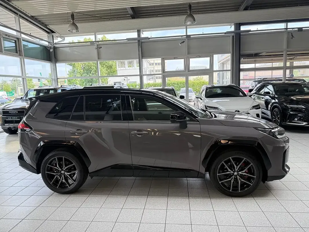 Toyota RAV 4 - Thumbnail 10