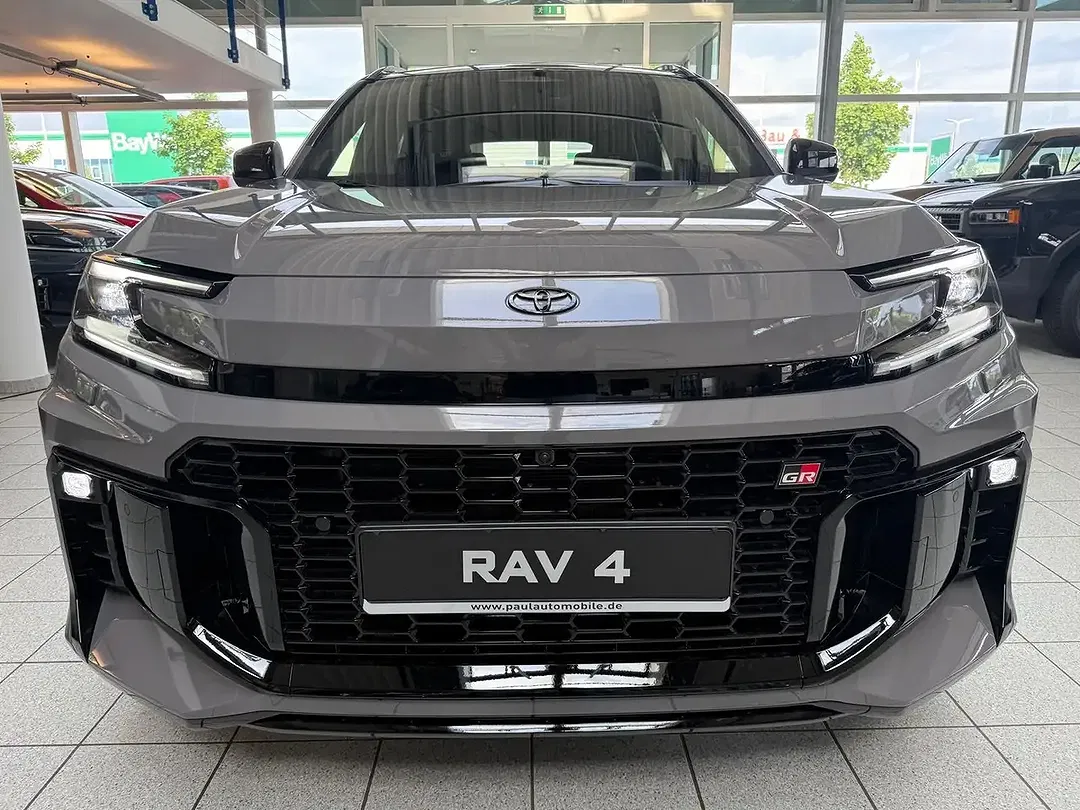 Toyota RAV 4 - Thumbnail 3