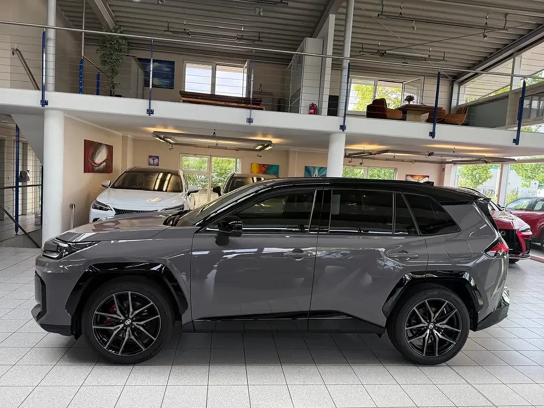Toyota RAV 4 - Thumbnail 4
