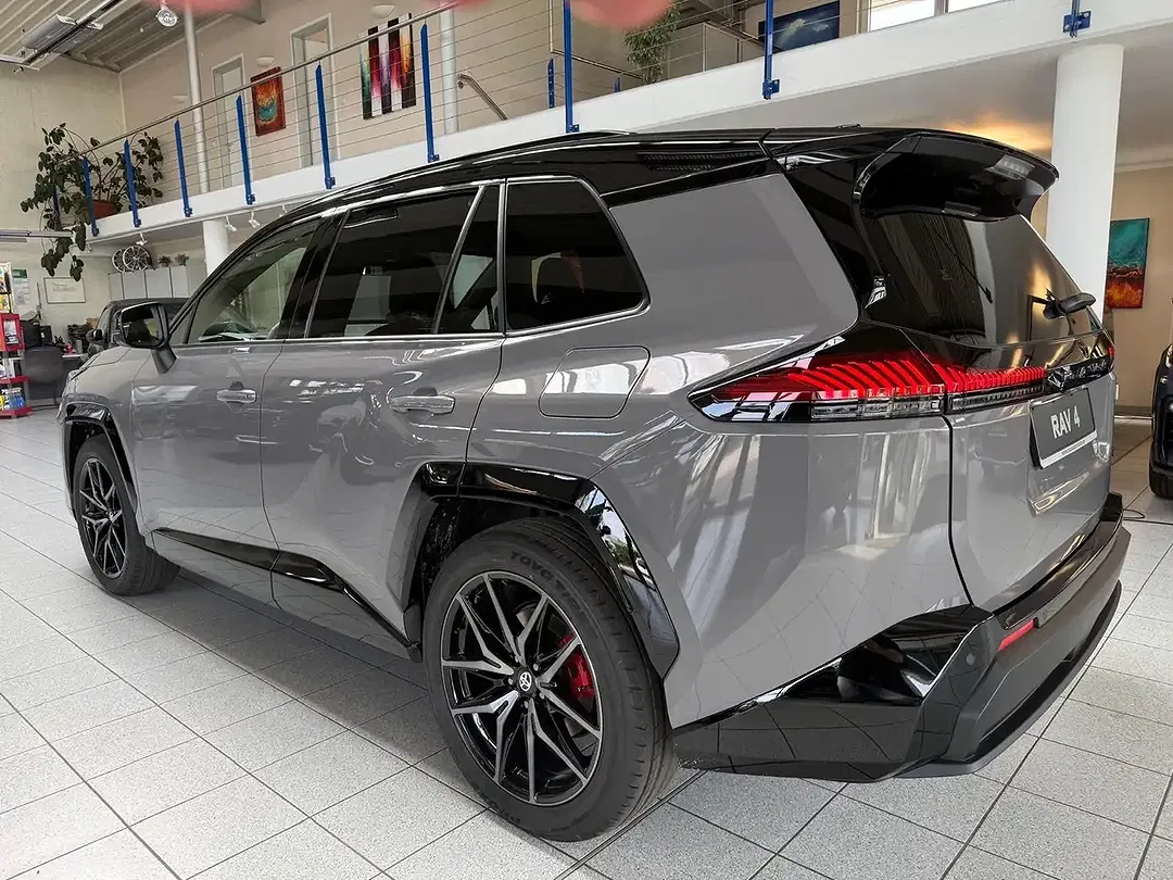 Toyota RAV 4 - Thumbnail 7