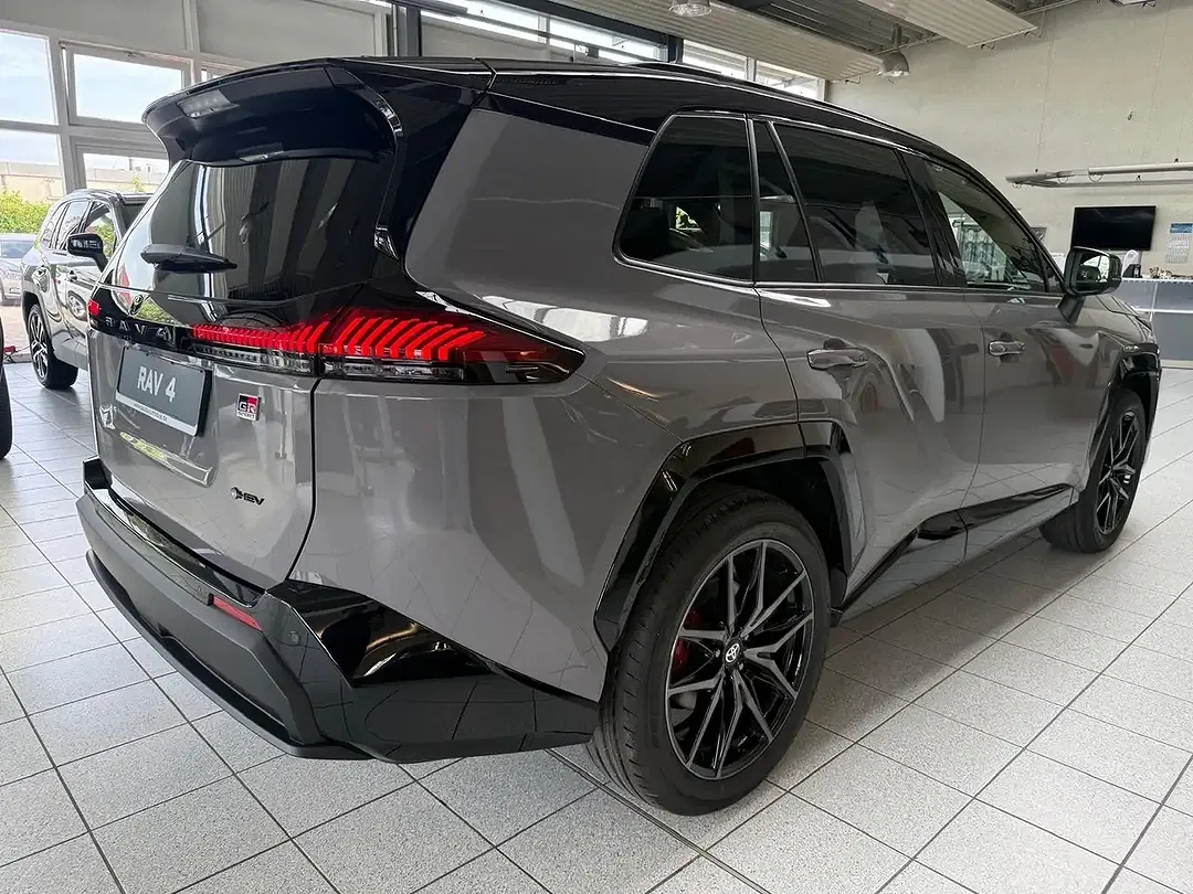 Toyota RAV 4 - Thumbnail 9
