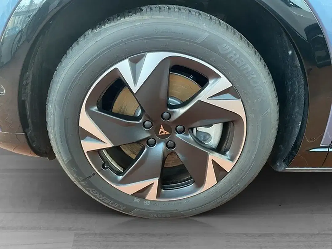 CUPRA Tavascan - Thumbnail 6