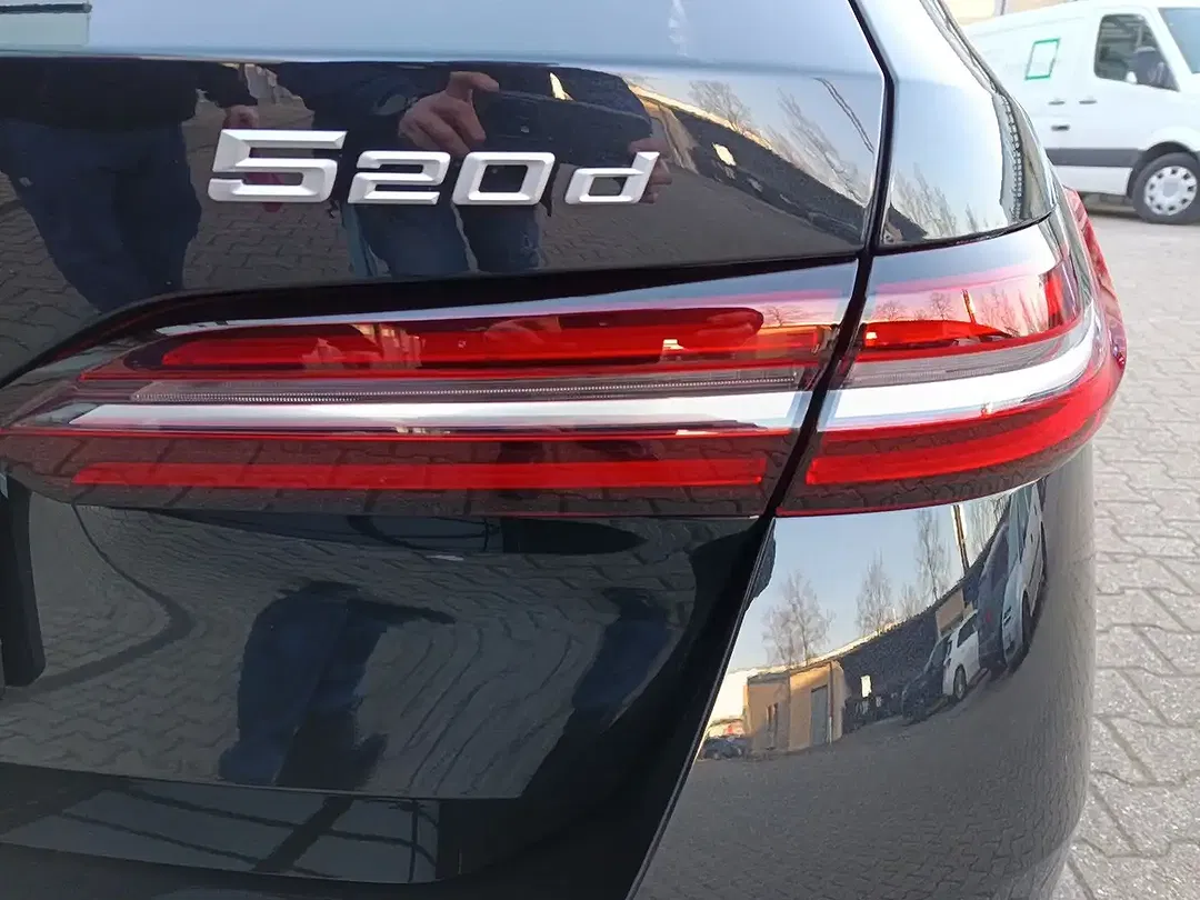 BMW 520 - Thumbnail 11