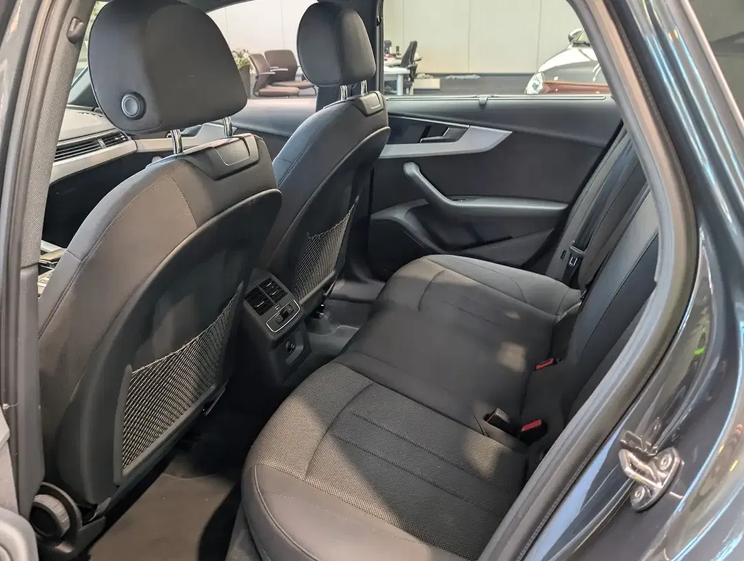 Audi A4 - Thumbnail 10