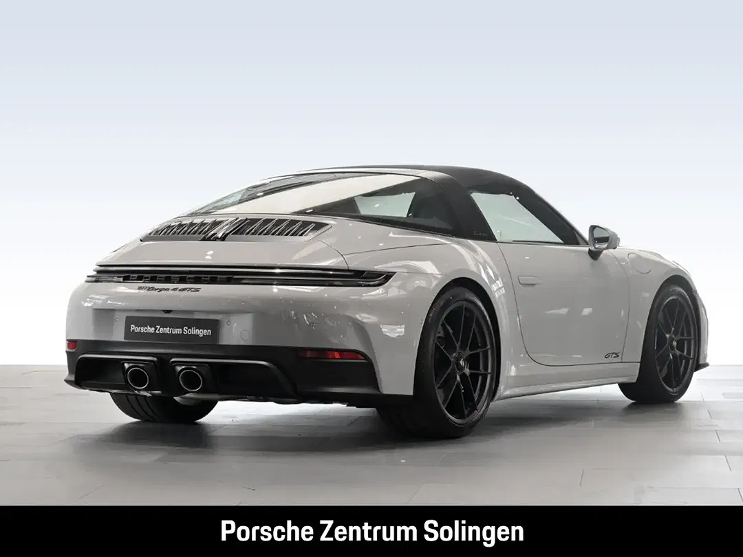 Porsche 911 - Thumbnail 4