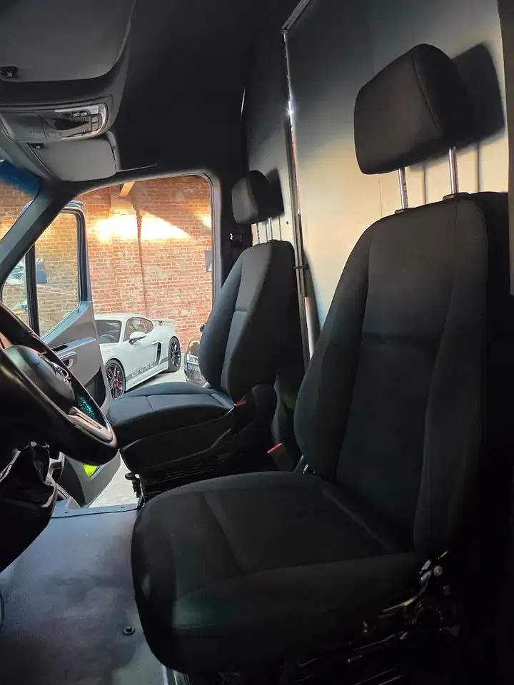 Mercedes-Benz Sprinter - Thumbnail 11