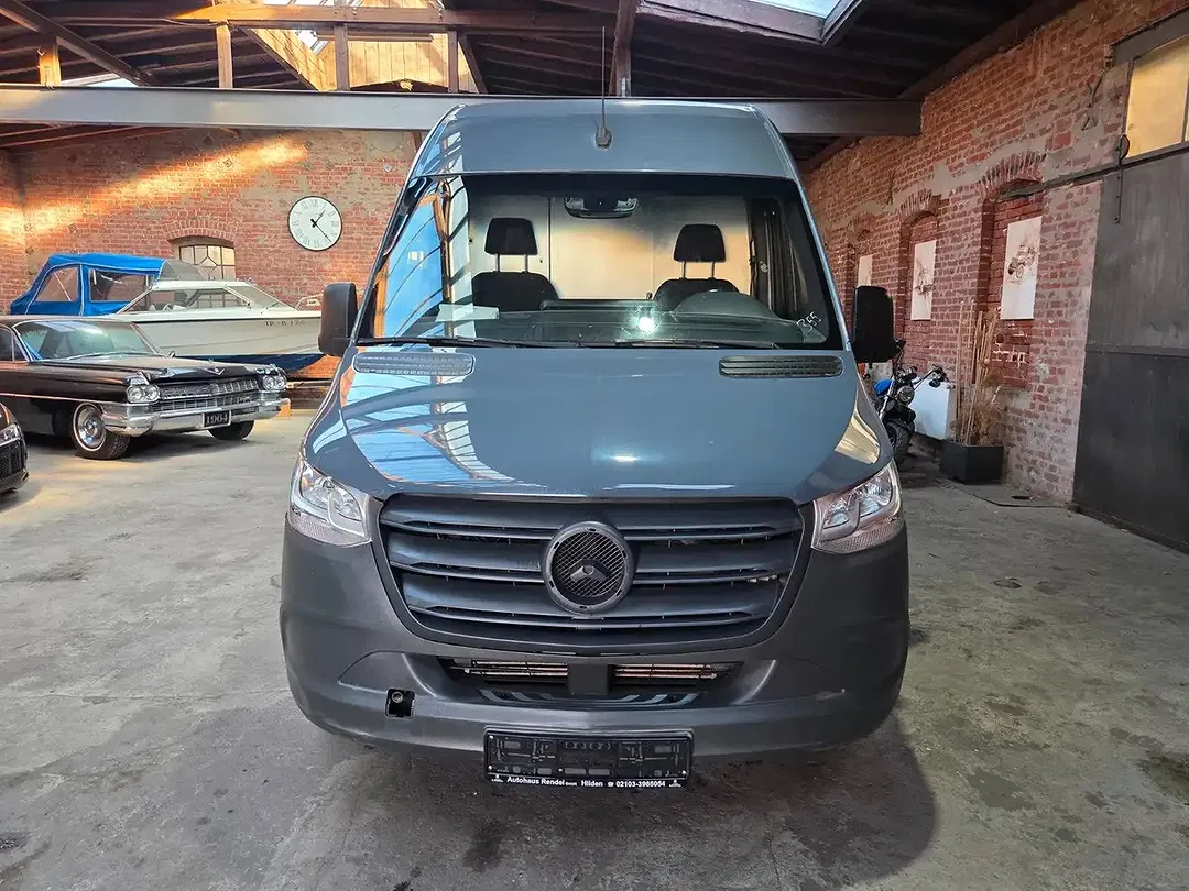 Mercedes-Benz Sprinter - Thumbnail 2
