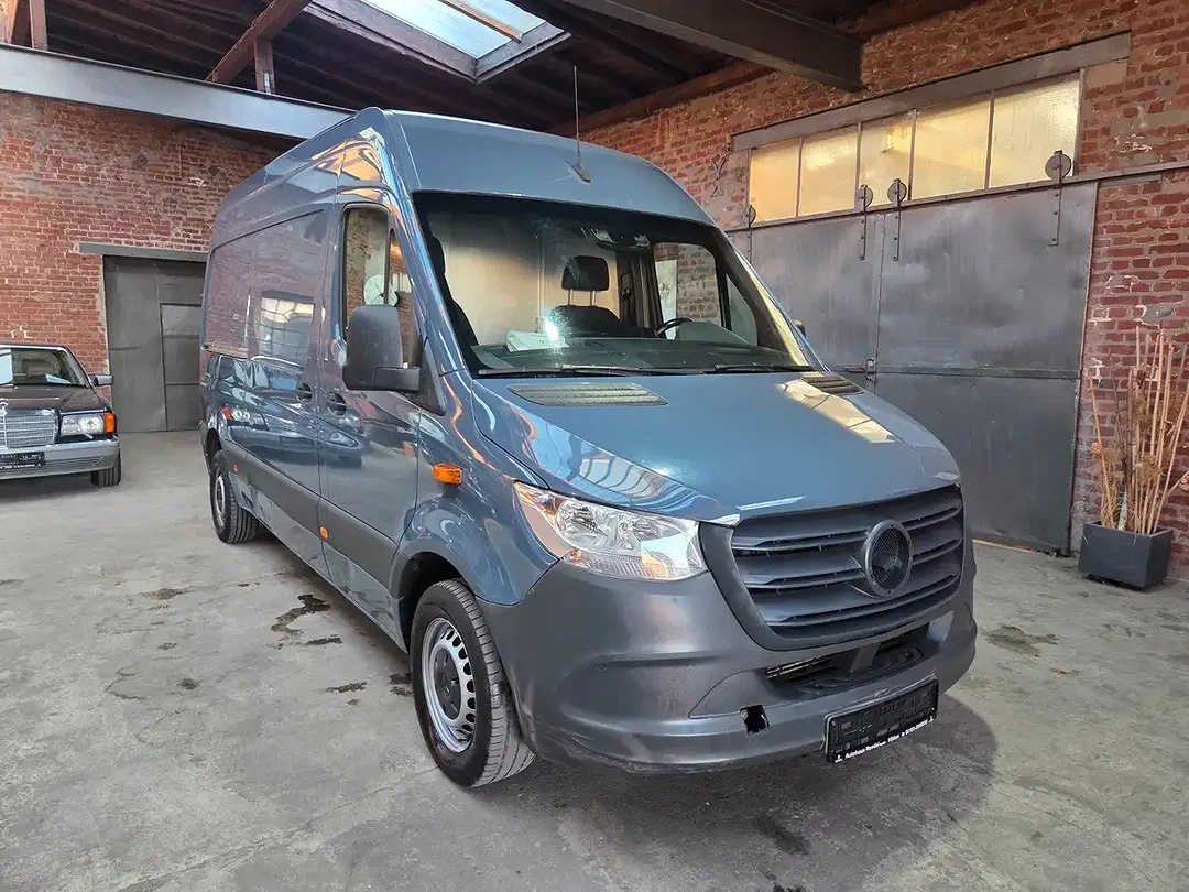 Mercedes-Benz Sprinter - Thumbnail 3