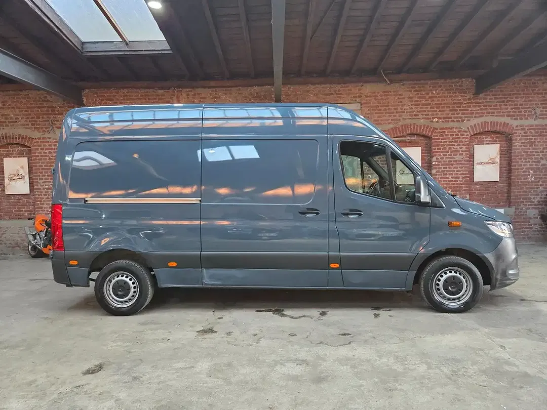 Mercedes-Benz Sprinter - Thumbnail 4