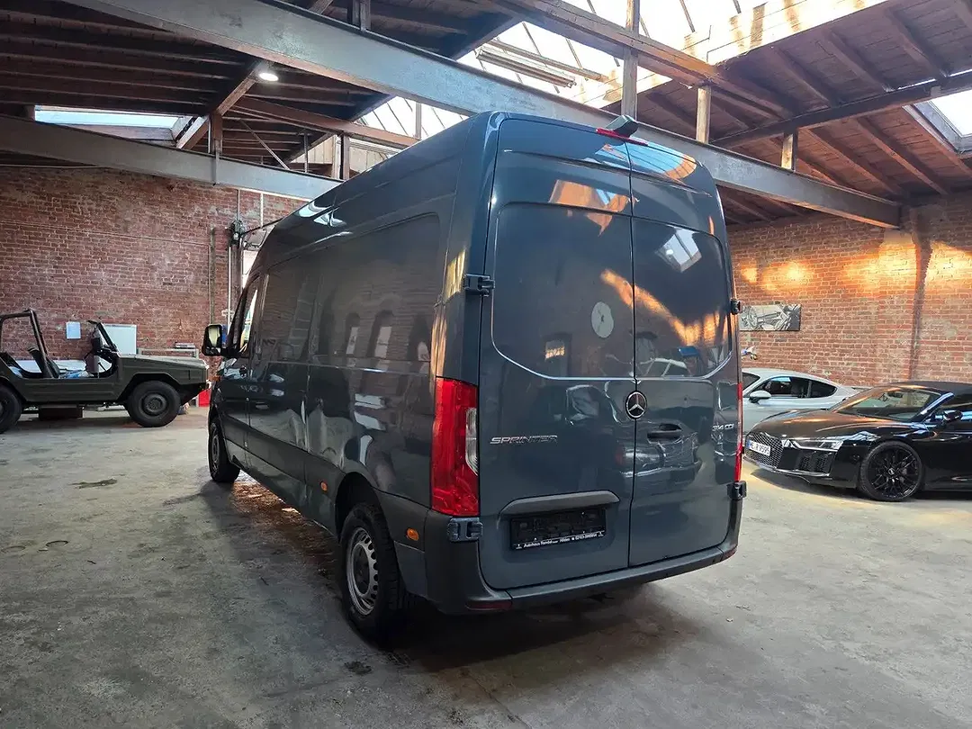 Mercedes-Benz Sprinter - Thumbnail 7