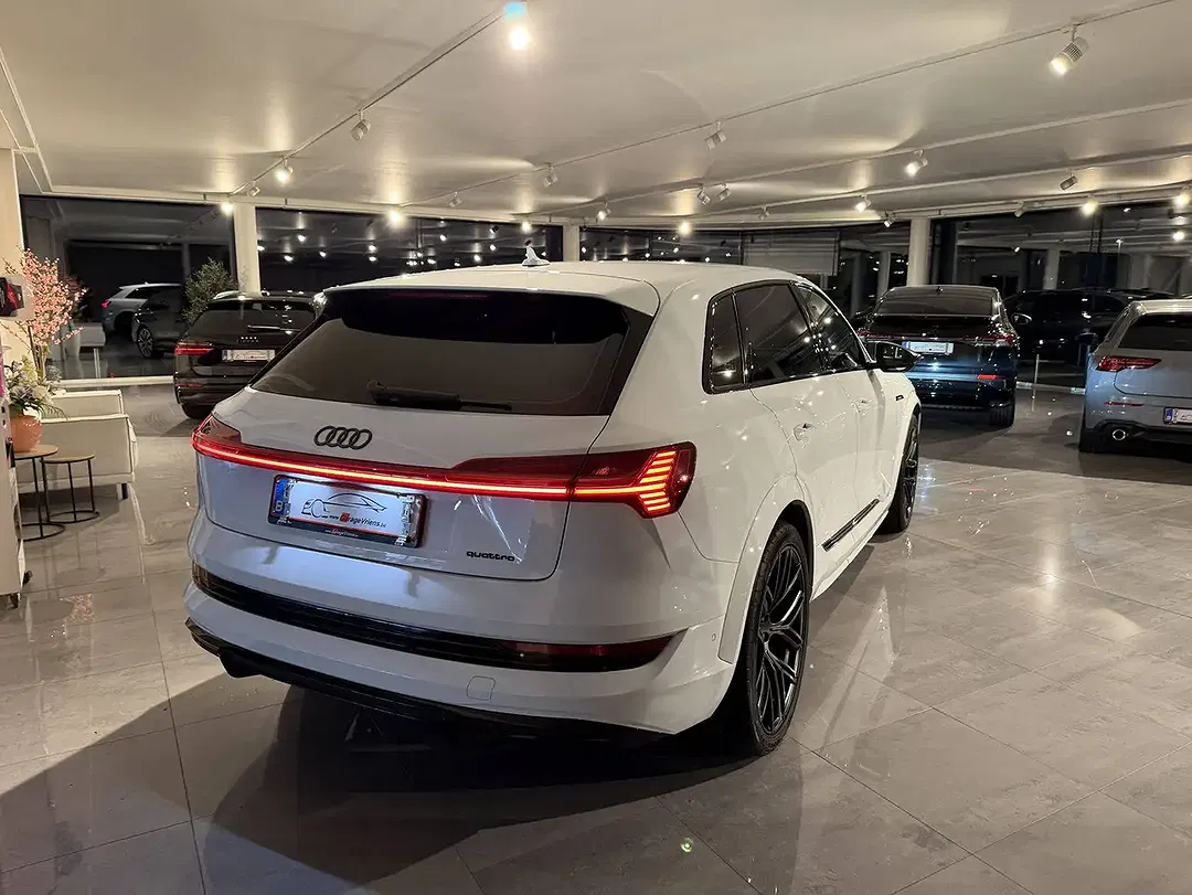 Audi SQ8 e-tron - Thumbnail 15