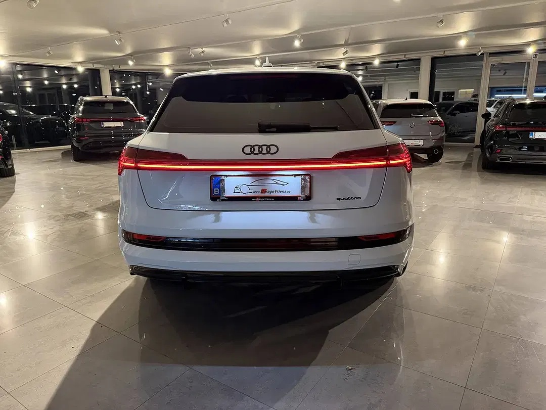 Audi SQ8 e-tron - Thumbnail 2