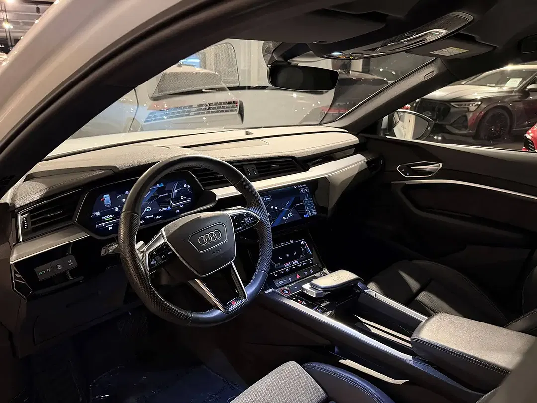 Audi SQ8 e-tron - Thumbnail 4