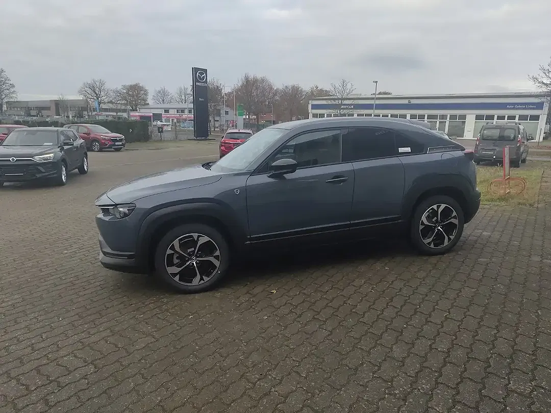 Mazda MX-30 - Thumbnail 2
