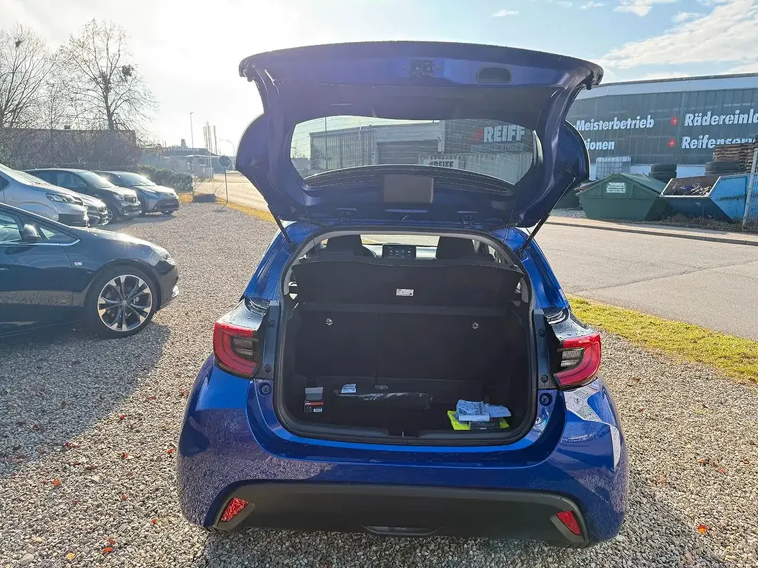 Toyota Yaris - Thumbnail 10