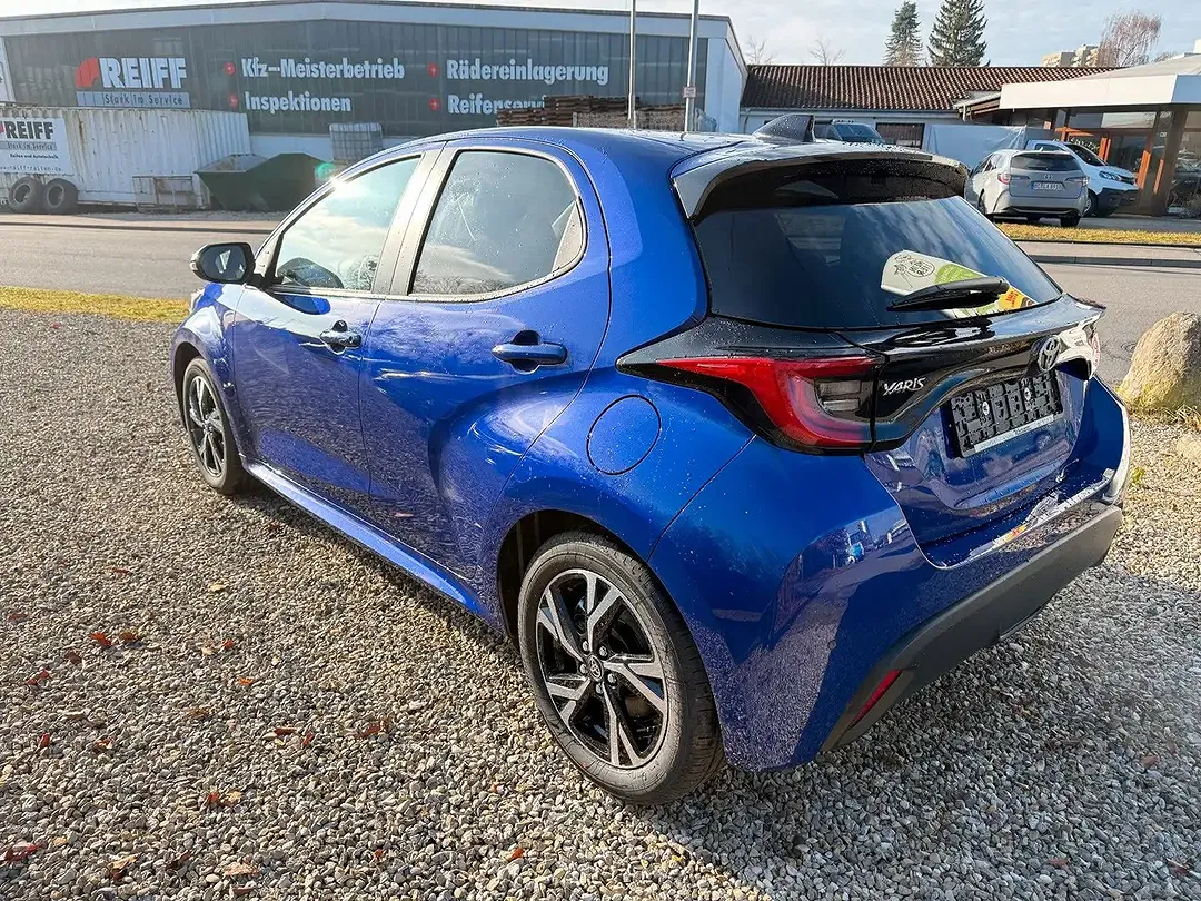 Toyota Yaris - Thumbnail 11