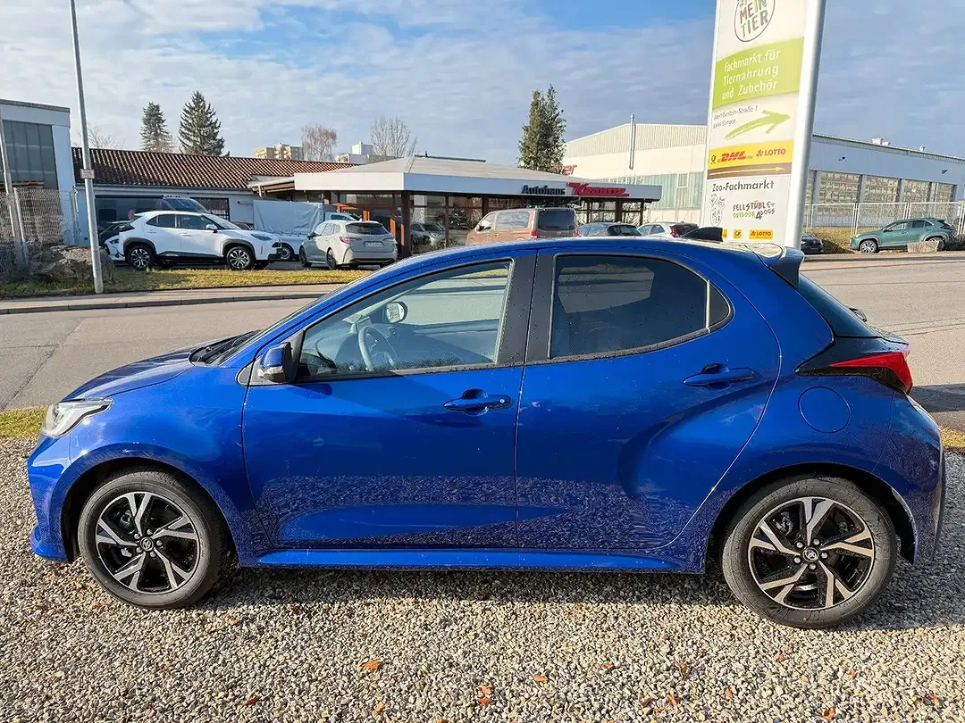 Toyota Yaris - Thumbnail 12