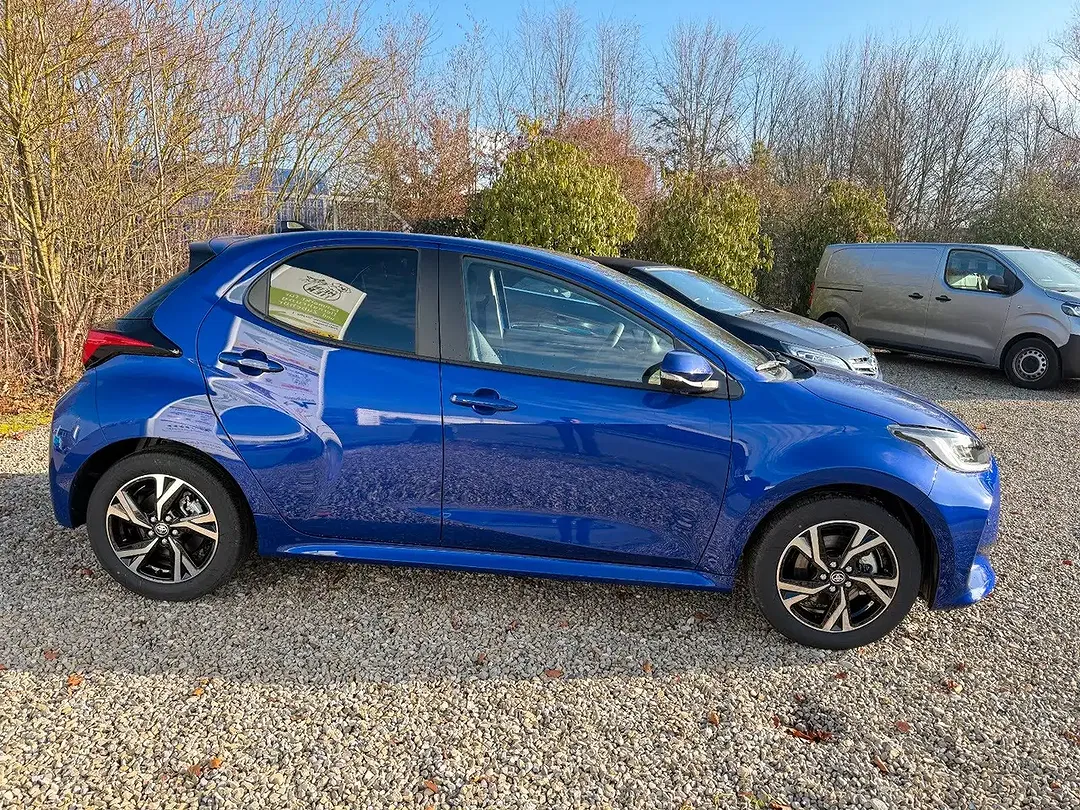 Toyota Yaris - Thumbnail 6